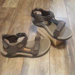 Men's Teva sandal size 8